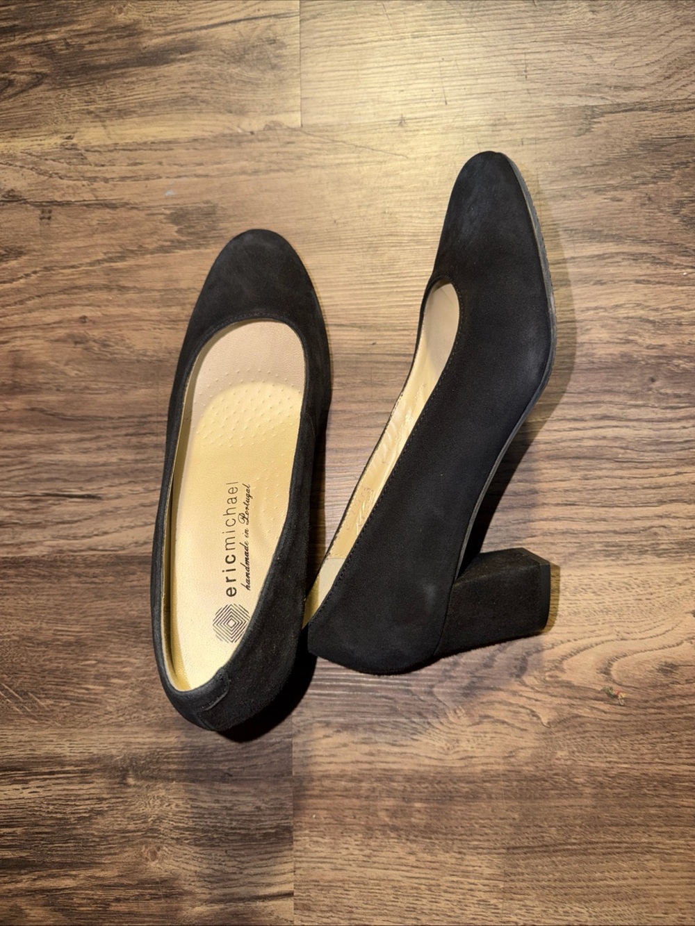 Eric Michael Black Suede Mid-Block Heel Pumps Sz 7.5 navy blue